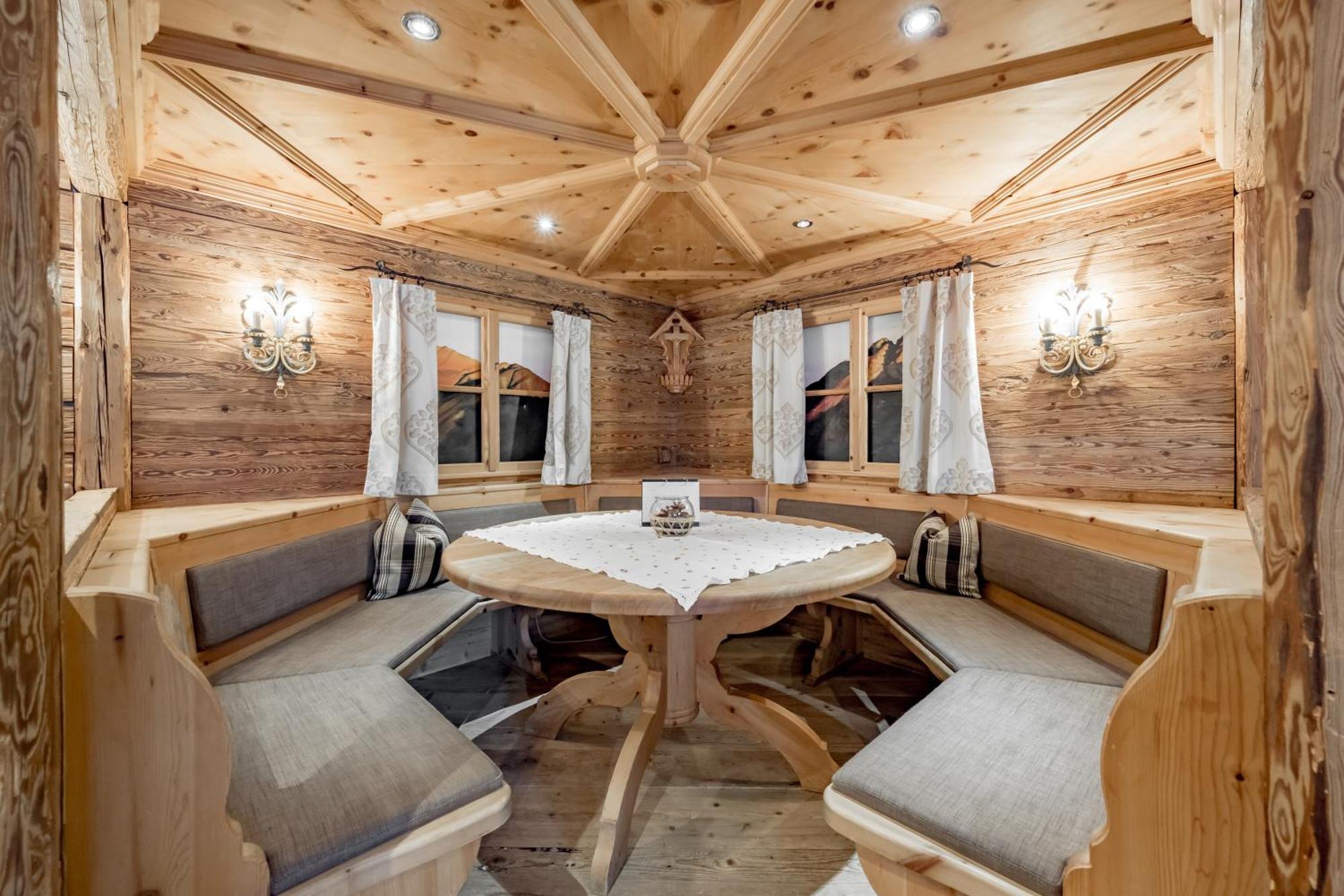 Tilia Living - B&B Mit Dem Komfort Eines Kleinen, Feinen Hotels Ried im Oberinntal Eksteriør billede